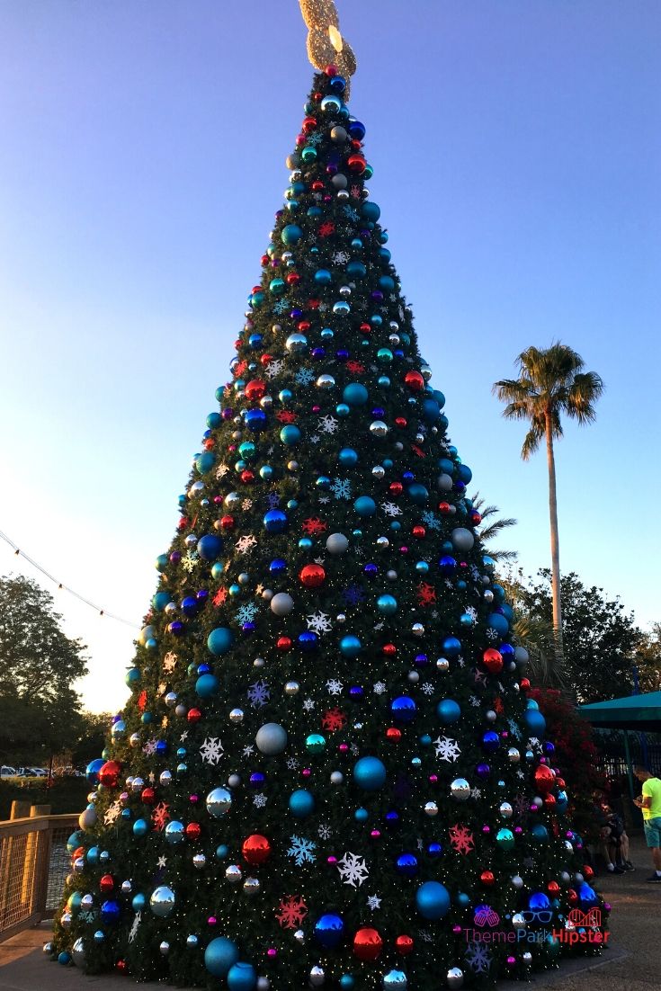 2023 Expert Guide to Christmas at SeaWorld Orlando: Parade, Food ...