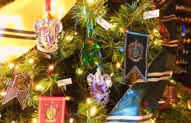 Christmas at Hogwarts! 2024 Guide to Wizarding World of Harry Potter ...