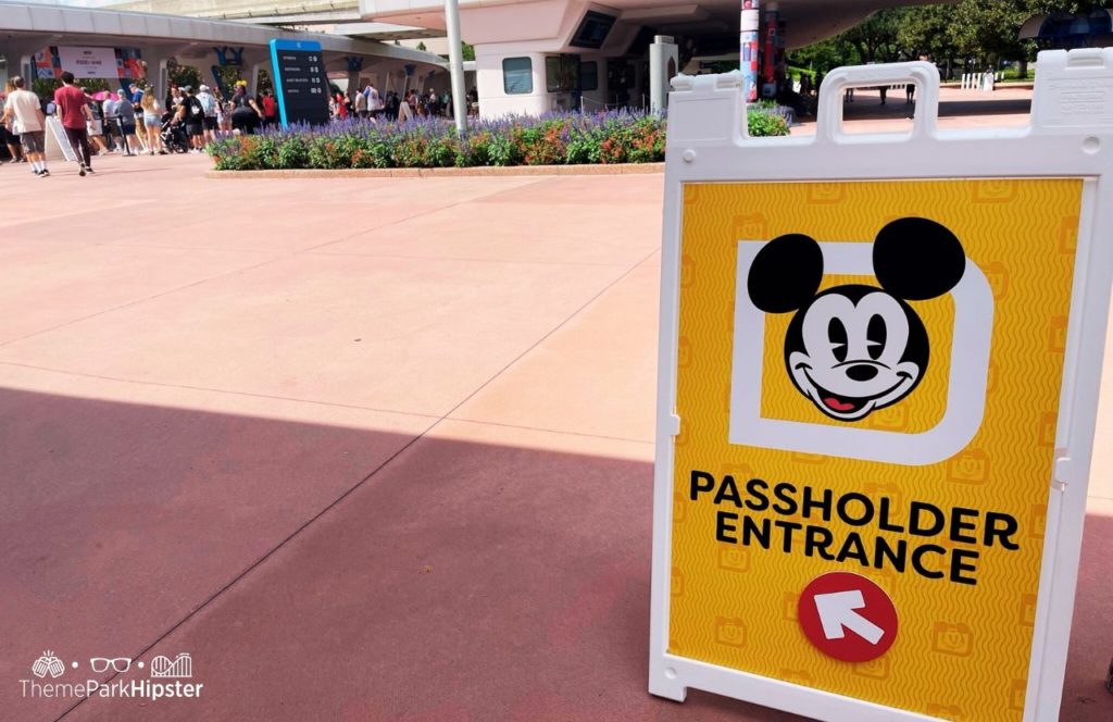 Epcot Theme Park Disney Passholder Entrance. Keep reading to learn more about when Disney World starts putting up Christmas decorations.