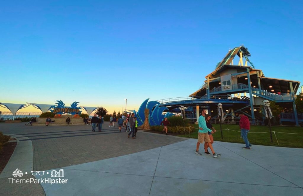 Cedar Point Ohio Amusement Park The Gatekeeper Roller Coaster