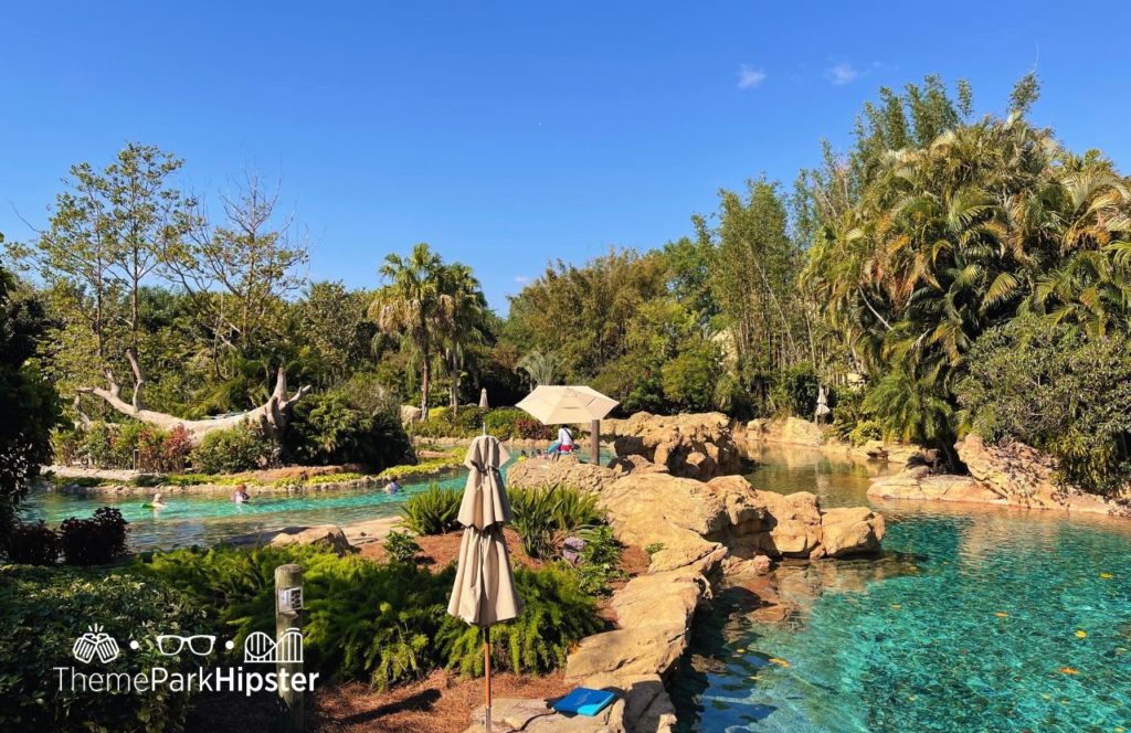 Discovery Cove All Inclusive Water Park at SeaWorld Orlando. Keep reading to find out about Seaworld Orlando's Discovery Cove.